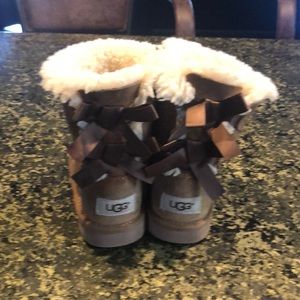 Girls ugg boots size 11